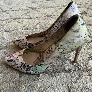 Floral pumps